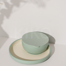 Load image into Gallery viewer, Silicone suction bowl and lid I Sage - Kiko the label